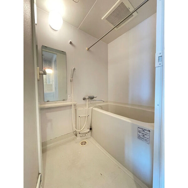 アジリア博多イーストの浴室