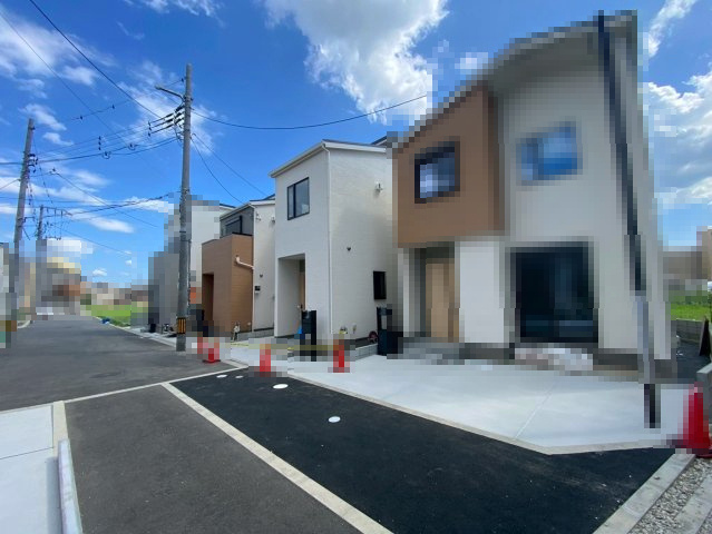 【成約済】京都市右京区西京極畑田町の前面道路含む現地写真|認定低炭素住宅の新築一戸建て
駐車1台可能です！