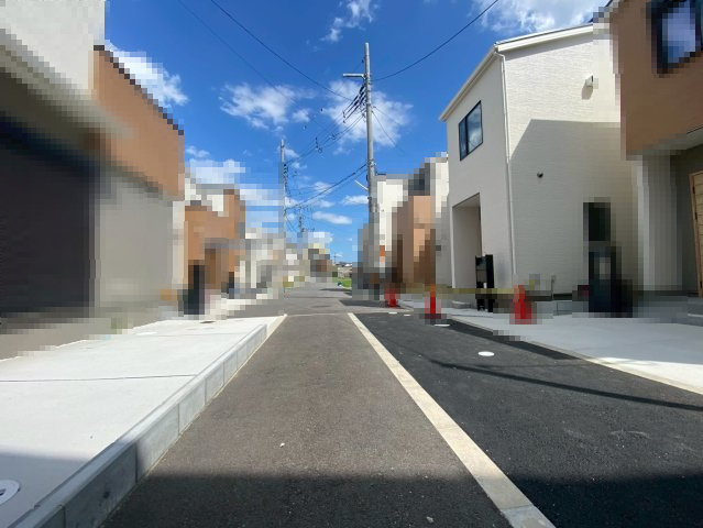 【成約済】京都市右京区西京極畑田町の前面道路含む現地写真|スーパー・コンビニ等お買い物施設が充実しております！