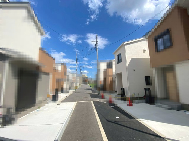 【成約済】京都市右京区西京極畑田町の前面道路含む現地写真|小学校：徒歩約4分＆中学校：徒歩約6分で、お子様の通学も安心です♪