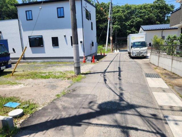 高崎市日高町2号地　売地の前面道路含む現地写真