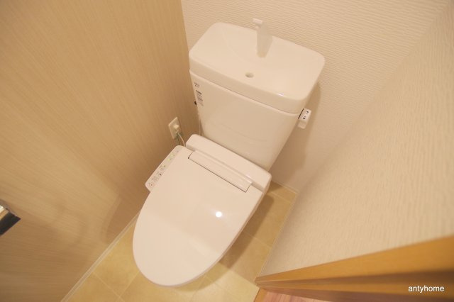 コンフォリア心斎橋EASTのトイレ