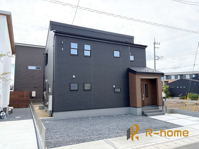 ひたちなか市東石川第13　新築戸建て　5号棟の外観|ご予約を頂ければ、『平日』はもちろん『早朝』や『夜間』もご見学可能です♪お気軽にお申し付けください♪