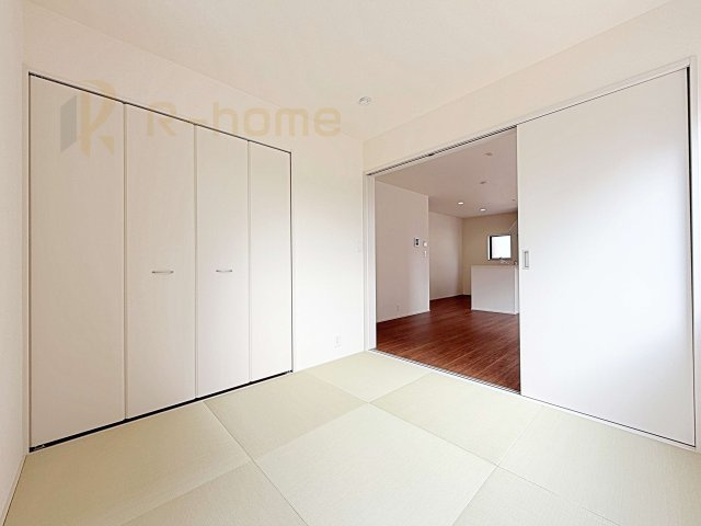 ひたちなか市東石川第13　新築戸建て　5号棟の和室|フローリングより衝撃が少ない和室は、ご両親のお部屋やキッズスペース、客間としても活用頂けます。