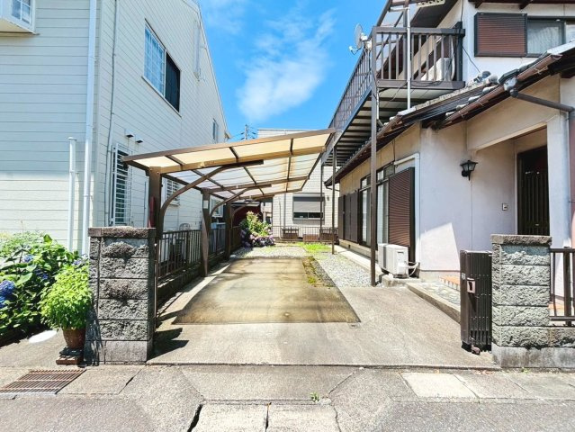 【商談中】中古戸建　瑞穂市別府　昭和62年築の駐車場