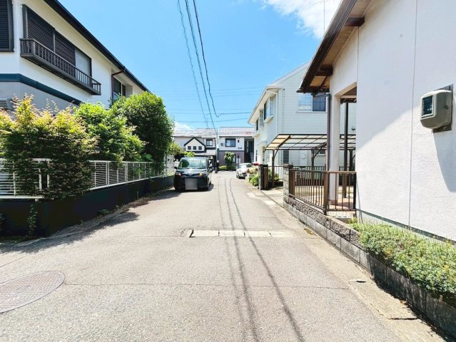 【商談中】中古戸建　瑞穂市別府　昭和62年築の前面道路含む現地写真