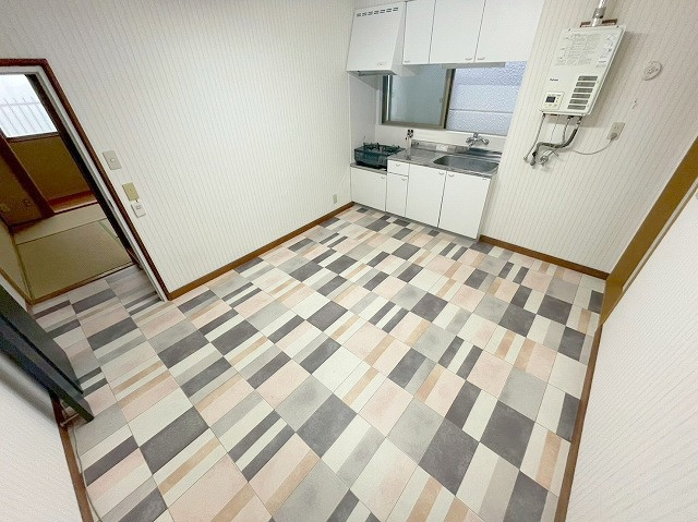 東淀川区西淡路5丁目　貸家の居間・リビング