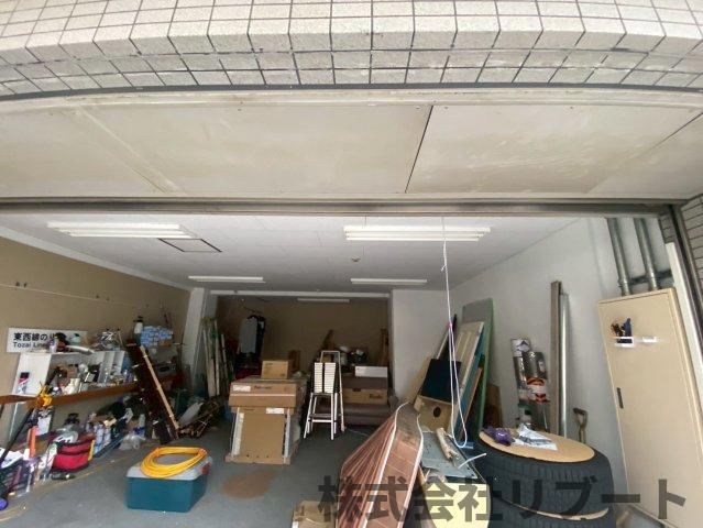 プランドール富浜ビル第二のエントランス