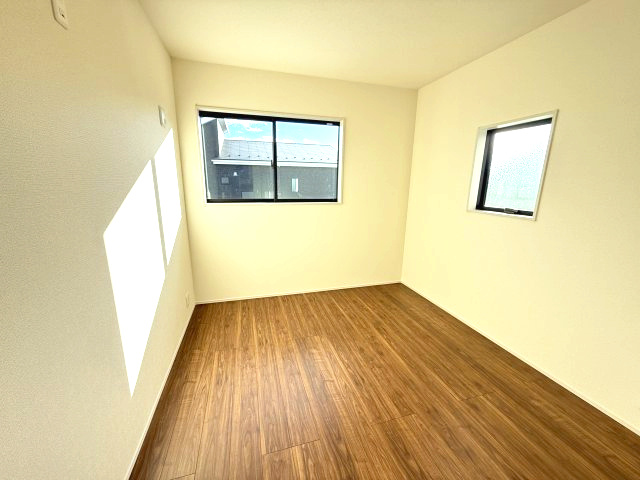 リーブルガーデンS渋川市行幸田　２号棟の洋室|２階洋室２です！