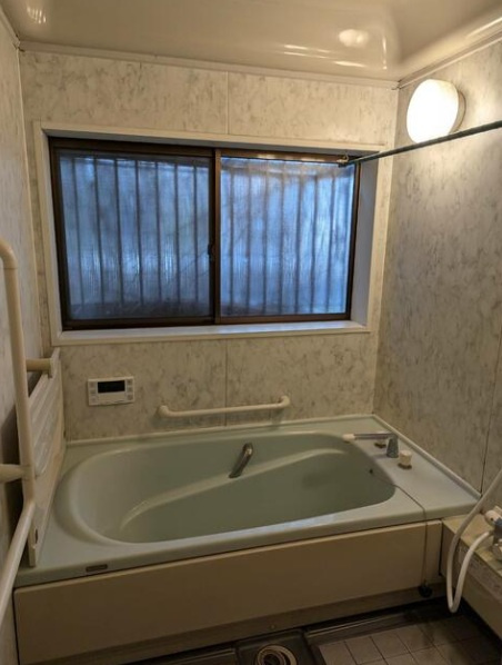 富田林市山手町茶室のある8LDKの家の浴室