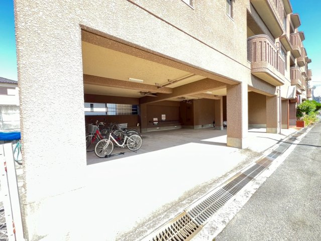 セブンハイムの駐車場