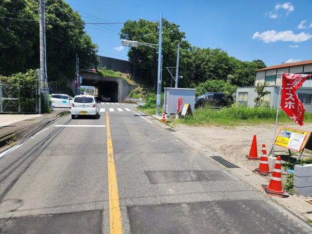 高崎市日高町5号地　売地の前面道路含む現地写真