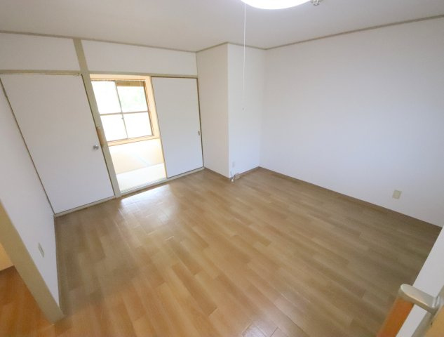 メープル・ハイツの居間・リビング