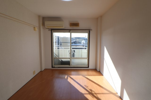 ベルメゾンⅡの居間・リビング