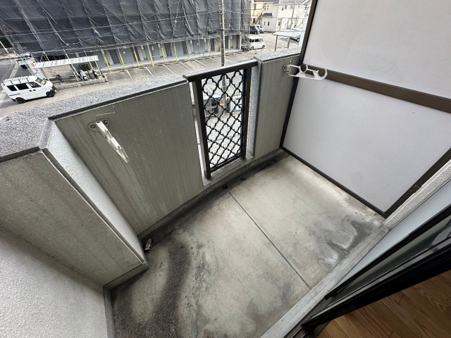 グリーンヴァリィ金光一番館のバルコニー|外からの目が気にならないバルコニーで洗濯物が干せます