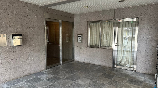 グリーンヴァリィ金光一番館のエントランス|清潔なエントランスです