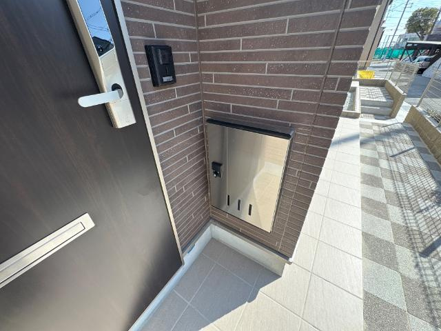 神戸市東灘区西岡本６丁目のアパートのその他|宅配ボックス
