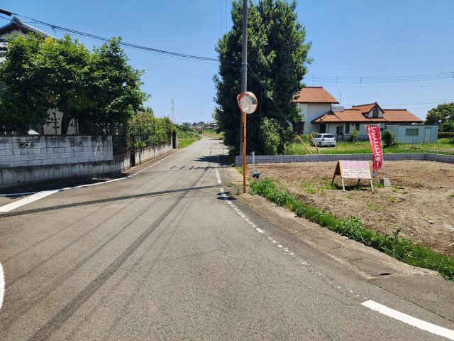 高崎市正観寺町売土地 1号地の前面道路含む現地写真