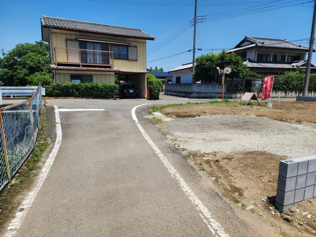 高崎市正観寺町売土地 1号地の前面道路含む現地写真