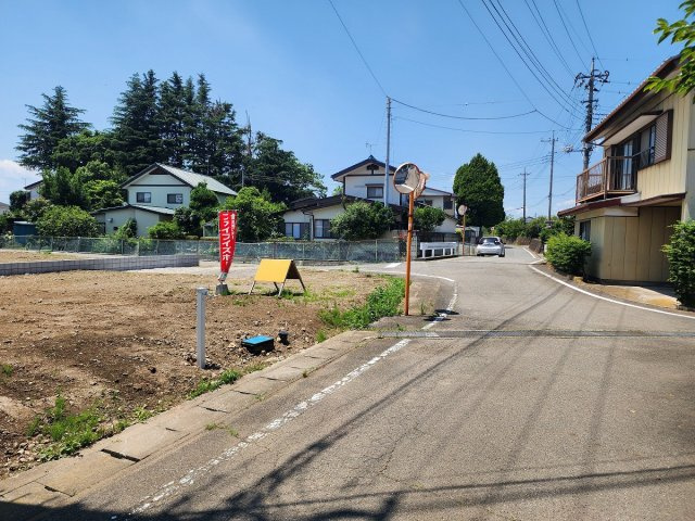 高崎市正観寺町売土地 1号地の前面道路含む現地写真