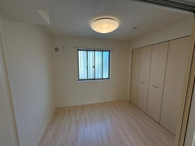 アルバ西岡本の寝室|寝室