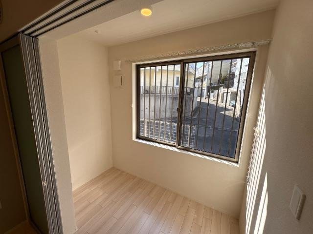 アルバ西岡本のバルコニー|サンルーム