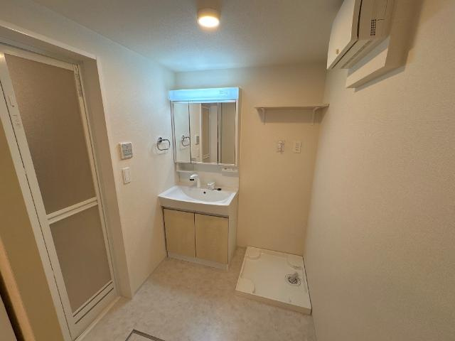 アルバ西岡本の内装|廊下