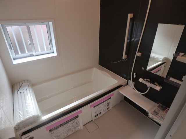 《仲介手数料無料》見沼区大字小深作682-1(全1戸)新築一戸建てサニータウンの浴室|撮影日 2025年7月14日 16:15 晴れ
