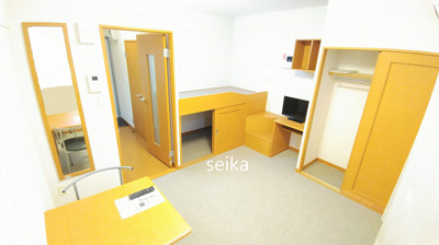 【居間・リビング】 | クレール | 造り付けベットタイプのお部屋です