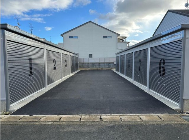 京都市伏見区羽束師志水町　ガレージの外観