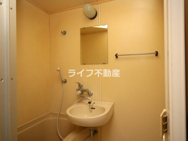 玉造クローバーハイツの洗面所|脱衣スペースもあります