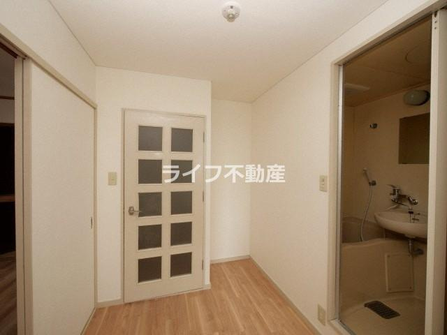 玉造クローバーハイツの居間・リビング|ゆったりとした居間です