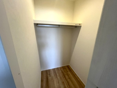 【収納】 | スピティわしのみや | 東側洋室ウォークインクロゼット