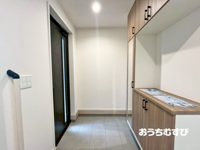 春日井市気噴町5丁目第1期(全2棟)2号棟の玄関