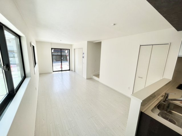 堺市東区中茶屋1期1号棟の居間・リビング