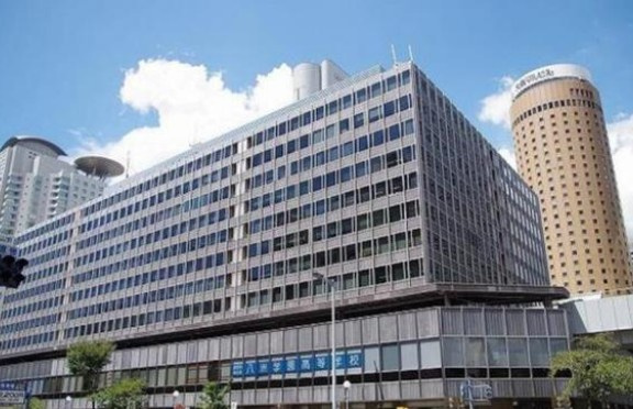 大阪市北区梅田１丁目の店舗一部の外観