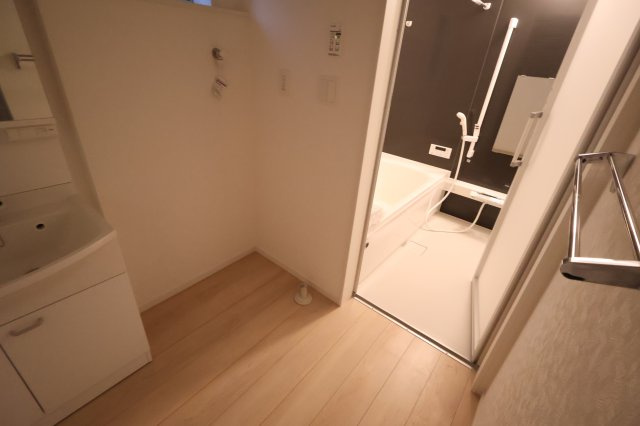 《仲介手数料無料》上尾市大字上尾下818-1新築一戸建てクレイドルガーデンのランドリースペース|撮影日 2025年9月1日 18:20 晴れ