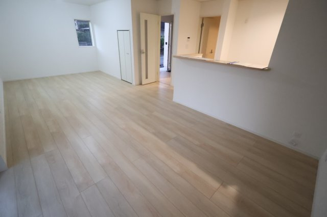 《仲介手数料無料》上尾市大字上尾下818-1新築一戸建てクレイドルガーデンのキッチン|撮影日 2025年9月1日 18:20 晴れ