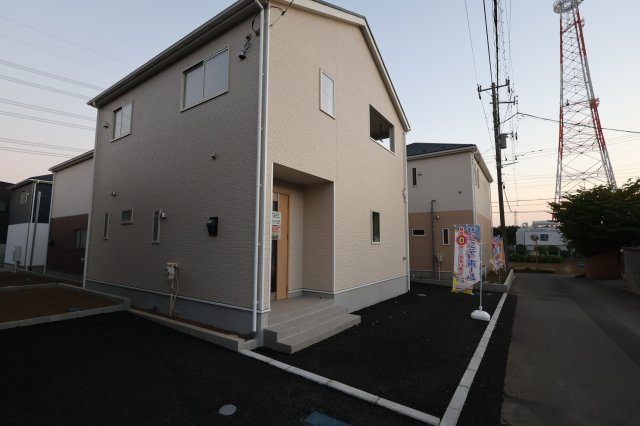 《仲介手数料無料》上尾市大字上尾下818-1新築一戸建てクレイドルガーデンの外観|撮影日 2025年9月1日 18:20 晴れ