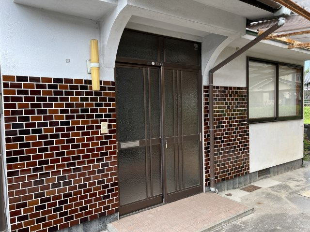 津山市一方　中古住宅　4DKの玄関