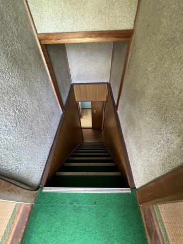 津山市一方　中古住宅　4DKのその他|階段