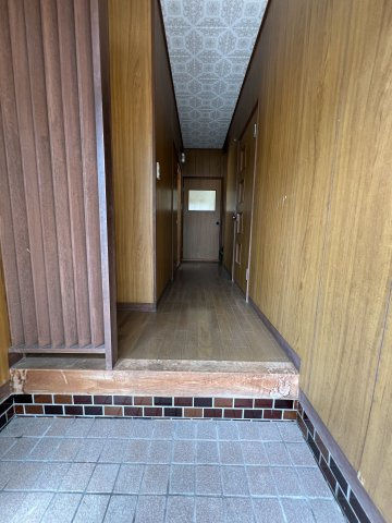 津山市一方　中古住宅　4DKの玄関