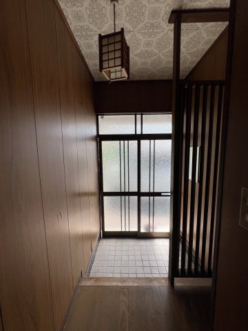 津山市一方　中古住宅　4DKの玄関