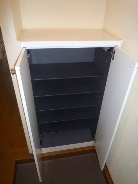 クレセントハウスの玄関|★シューズＢＯＸ★