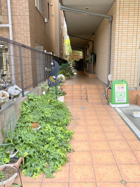 クレセントハウスのエントランス|★エントランス★