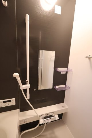 《仲介手数料無料》上尾市大字上尾下818-1(6号棟)新築一戸建てクレイドルガーデンの浴室|撮影日 2025年9月1日 18:20 晴れ