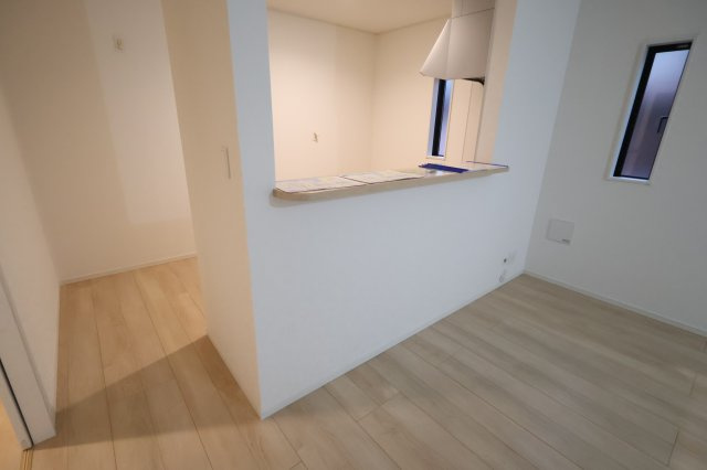 《仲介手数料無料》上尾市大字上尾下818-1新築一戸建てクレイドルガーデンのキッチン|撮影日 2025年9月1日 18:20 晴れ