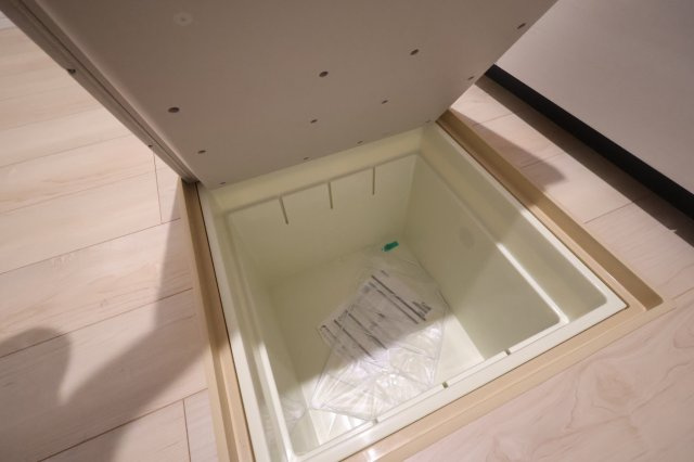 《仲介手数料無料》上尾市大字上尾下818-1(6号棟)新築一戸建てクレイドルガーデンのキッチン|撮影日 2025年9月1日 18:20 晴れ