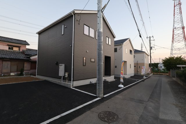 《仲介手数料無料》上尾市大字上尾下818-1(6号棟)新築一戸建てクレイドルガーデンの外観|撮影日 2025年9月1日 18:20 晴れ