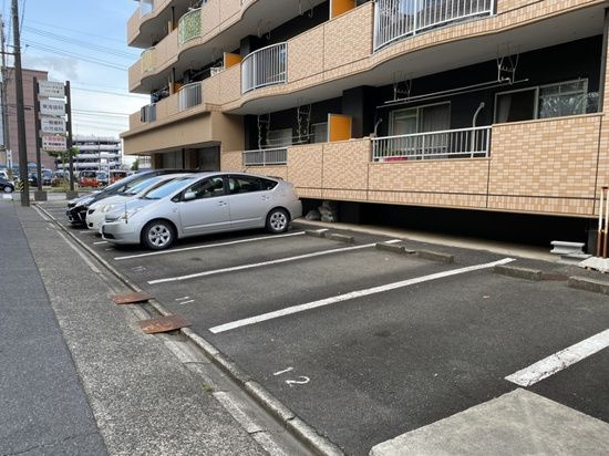 ハーバーグランドハイツ杉浦の駐車場|駐車スペースもあります